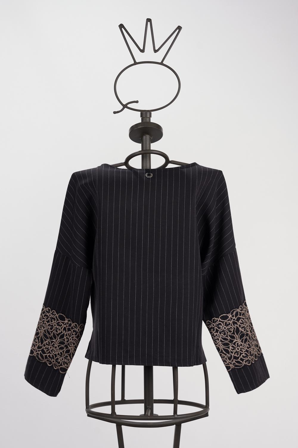 Save The Queen Blusa corta gessata Offerte speciali