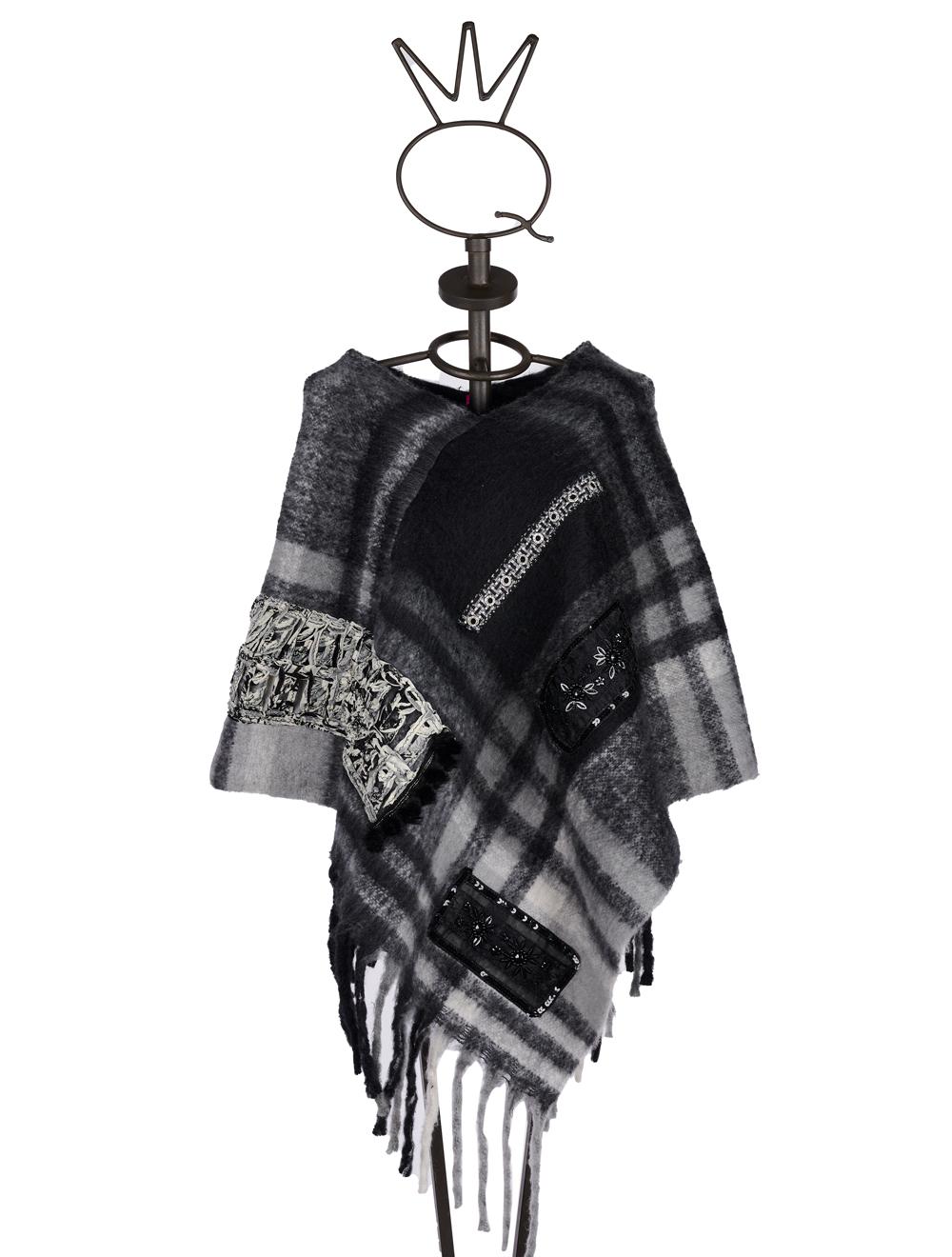 Save The Queen Poncho in jacquard nero e grigio Fino al 60% di sconto