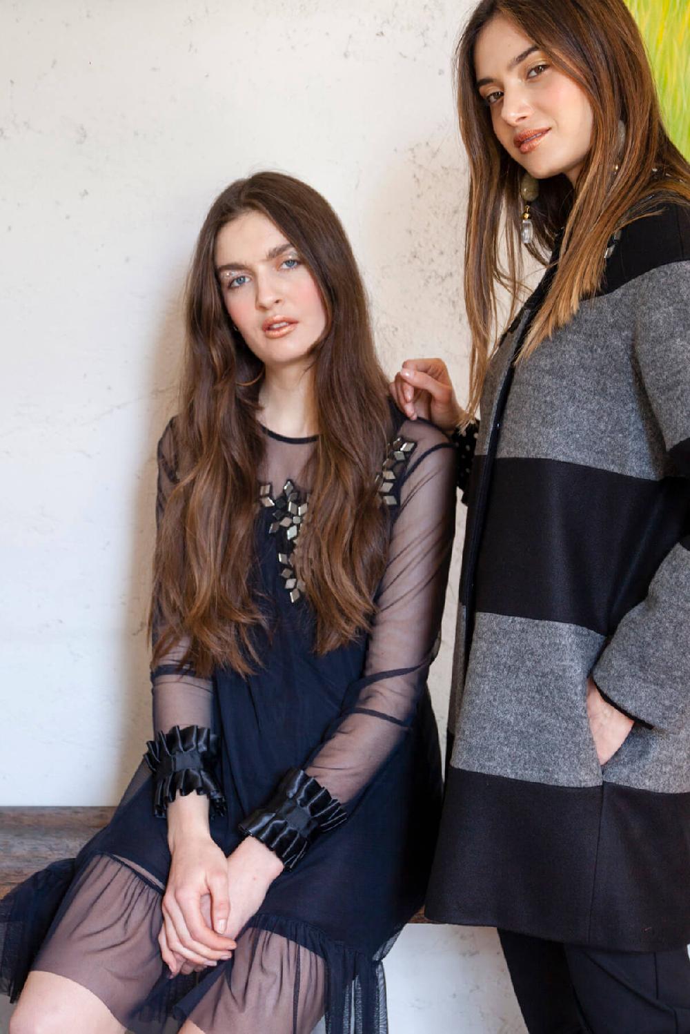 Save The Queen Vestito nero longuette con applicazioni Offerta per la Festa della Mamma