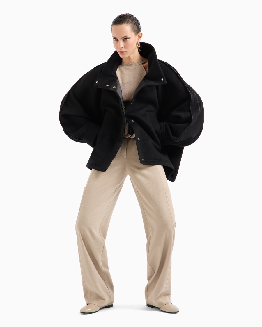 The world of armani PANTALONI CASUAL Economico