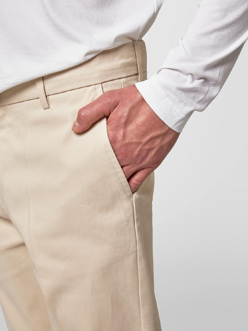 Alpha studio PANTALONE CHINO IN COTONE Latest fashion